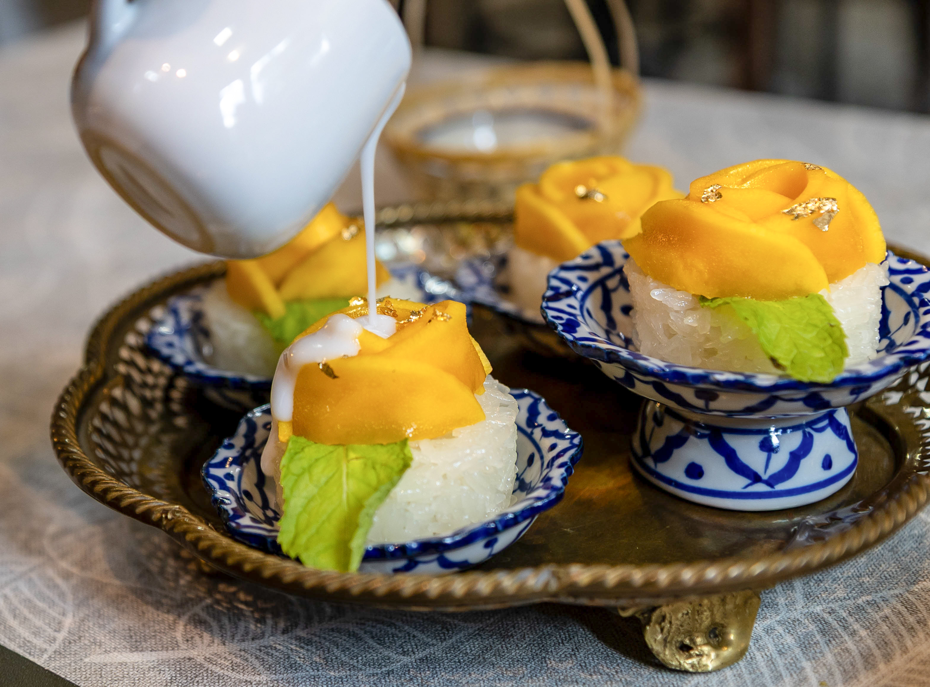 kanin the rabbit mango sticky rice dessert